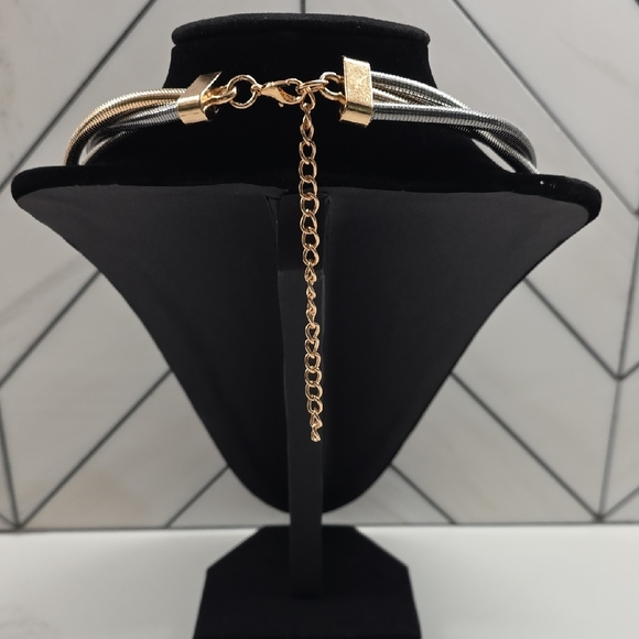 Elegant Silver and Gold Women's Necklace - Picture 3 of 3